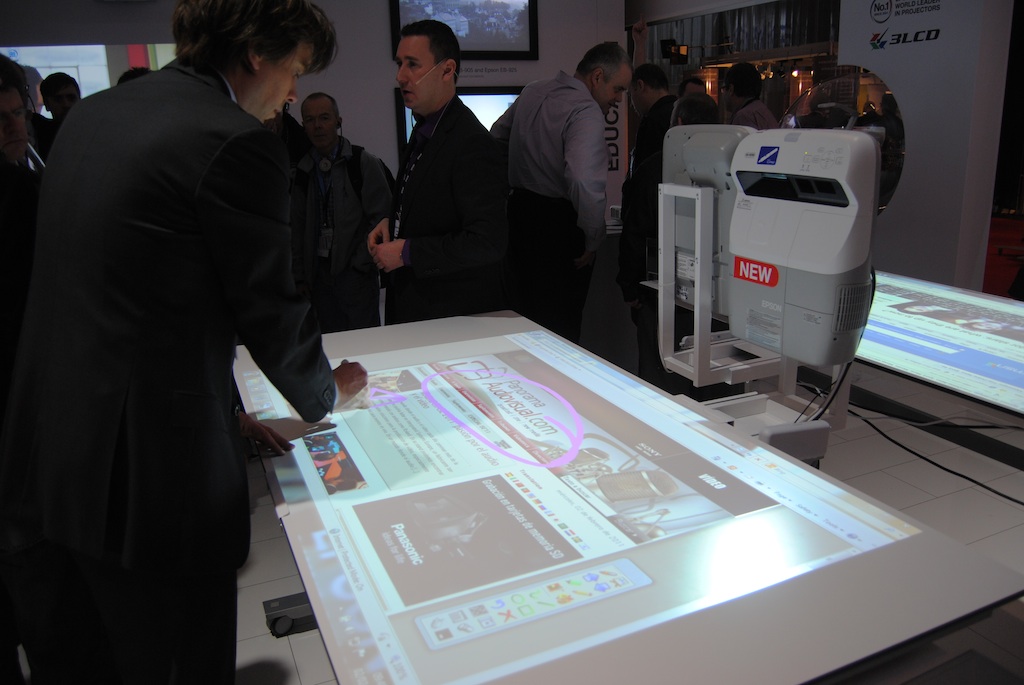 Epson EB455Wi and EB465i or how to turn any surface into an