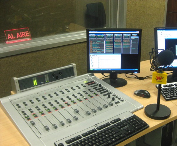 Caracol Radio (Medellín, Colombia)