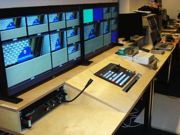 Montaje de uno de los controles en Le Télé (Foto: Trec Peter)