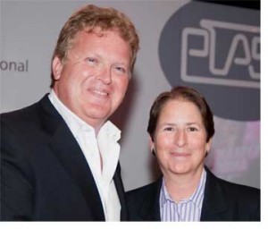Matthew Griffiths, CEO de PLASA y Lori Rubinstein, directora ejecutiva de ESTA 