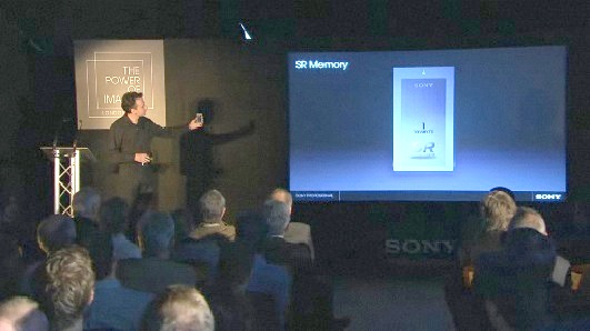 Presentación en Londres de las memorias SR de Sony