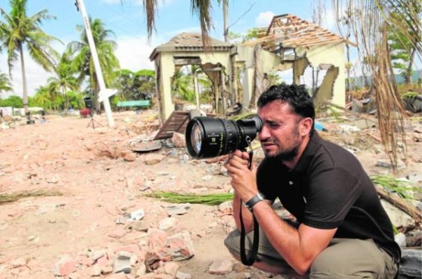 Juan Antonio Bayona durante el rodaje de 'Lo imposible' (Foto: Telecinco Cinema)