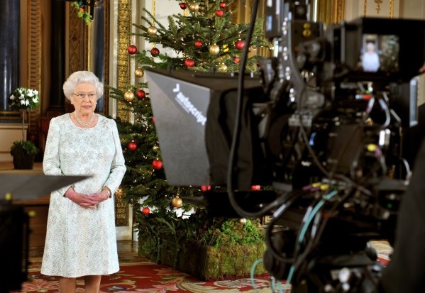 Grabación del mensaje navideño de Isabel II (Foto: John Stillwell/PA Wire)