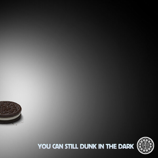 Anuncio de Oreo con motivo del apagón en la Super Bowl