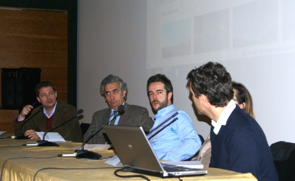 De izquierda a derecha, Gonzalo Salazar – Simpson, Fernando de Garcillán, Aitor Goyenechea, Loles del Campillo y David de Miguel (Foto: ECAM) 