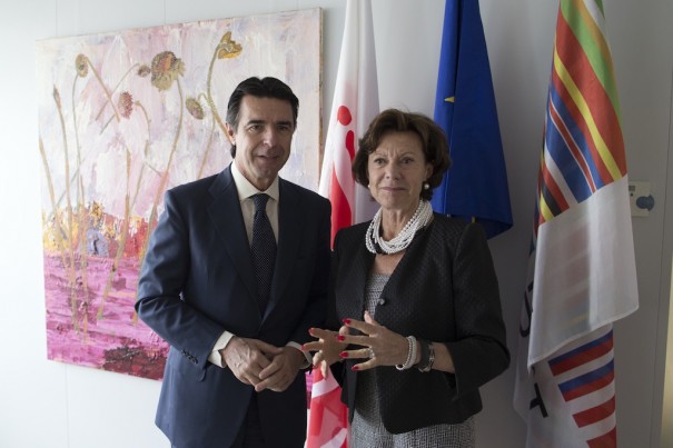 José Manuel Soria y  Neelie Kroes (Foto: Diego Crespo / Moncloa)