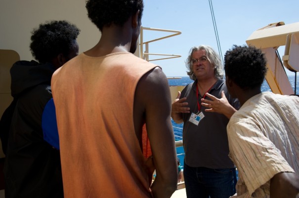 El director Paul  Greengrass  durante el rodaje de "Capitán Phillips (Captain Phillips (Foto: Columbia)