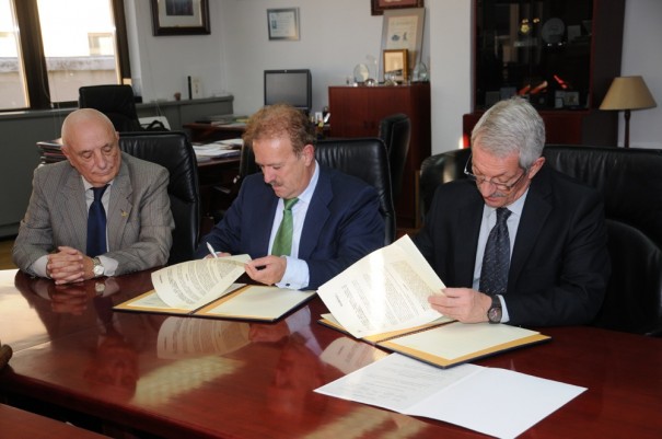 Fernando Navarret, Manuel Campo Vidal y Alejandro Tiana (Foto:  Comunicación UNED)