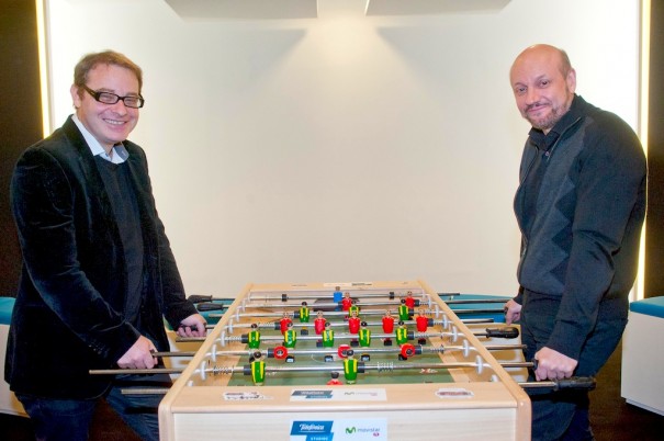 Axel Kuschevatzky, director de Telefónica Estudios y Juan José Campanella, director de la película 'Futbolín'