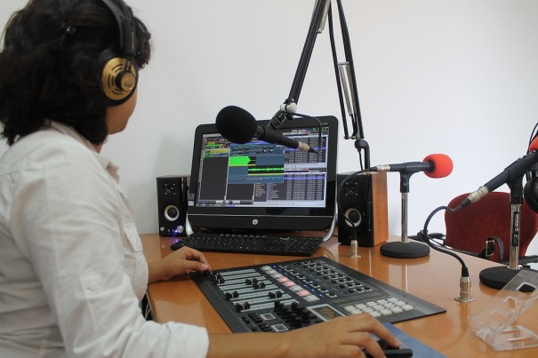 AEQ Capitol en Teide Radio