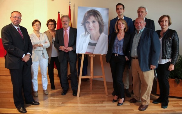 Premio Concha García Campoy. De izda. a dcha.: Joan Serra (Director Diario de Ibiza); Elsa González (Presidenta FAPE), María Escario (Periodista), Manuel Campo Vidal (Presidente Academia de Televisión), Lorenzo Díaz García Campoy (hijo de Concha García Campoy), Luis del Olmo (Presidente de Honor Academia de la Radio), Elena Sánchez (Periodista), Pepe Carbajo (Academia de Televisión) y Esperanza Martín (Vicepresidenta Academia de Televisión)