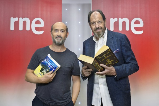 Javier Cámara y José Mª Pou en la presentación del Quijote de RNE