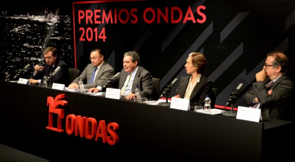 Juan Pablo Álvarez, Andres Cardó, Augusto Delkáder, Sandra Rotondo y Josep María Martí (Foto: Premios Ondas)