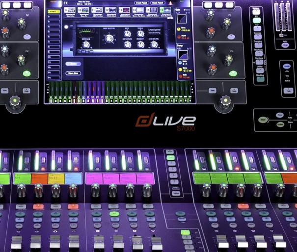 Allen & Heath con dLive S7000