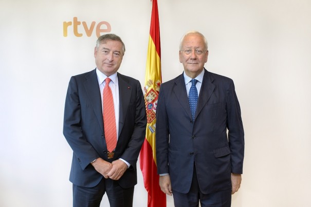 O presidente da RTVE, José Antonio Sánchez, recebe o secretário geral da COPEAM, Pier Luigi Malesani