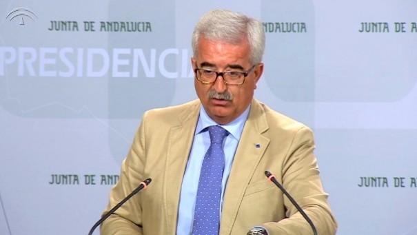 El vicepresidente de la Junta y consejero de la Presidencia y Administración Local, Manuel Jiménez Barrios