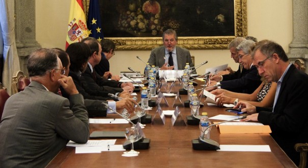 El ministro de Educación, Cultura y Deporte, Iñigo Méndez de Vigo, reunido  con los presidentes y vicepresidentes de las entidades de gestión de derechos que engloba la Coalición de Creadores 