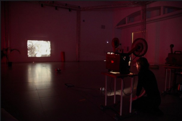 Performance audiovisual de Esperanza Collado enmarcada en FICXLAB, una sección del Festival Internacional de Cine de Gijón organizada por LABoral.  Imagen: LABoral/S. Redruello