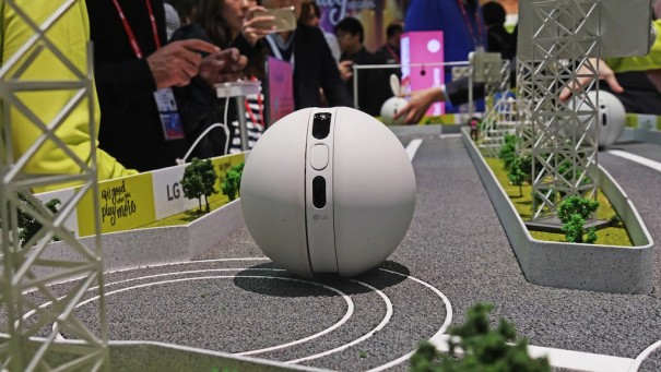 LG Rolling Bot