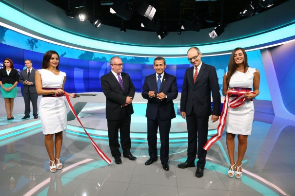 El presidente de la República de Perú, Ollanta Humala Tasso, inaugura el Centro Internacional de Noticias de Latina Tv (Foto: Andina/Presidencia Perú)
