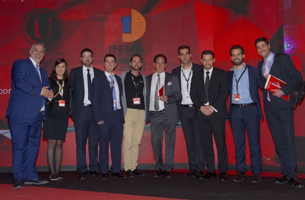 Equipo de VSN tras recibir el Premio Panorama 2016 a la Empresa del Año