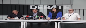 Más de 15 televisiones emiten en directo el debate electoral a cuatro