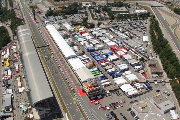 Paddock de MotoGP en el Circuit de Barcelona desde el helicóptero (Dorna)