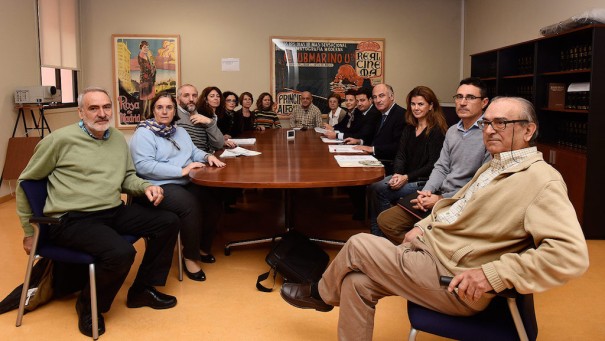 Fernando Benzo se reúne con el personal de Filmoteca Española