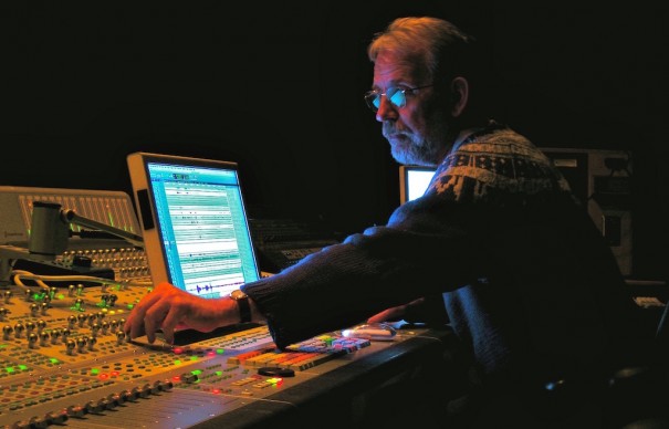 Walter Murch durante la mezcla de 'Tetro'