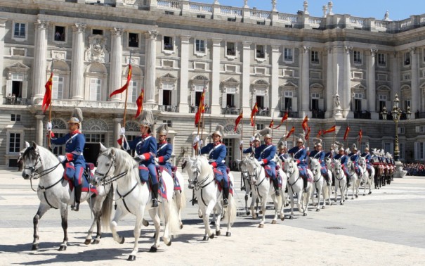 Relevo Guardia Real