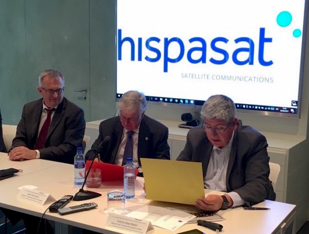 Directivos de Hispasat y Thales