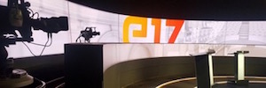 Sono installierte am Set der Wahldebatte auf TV3 einen 28 Meter langen LED-Bildschirm