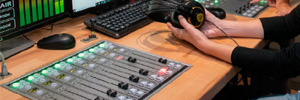Radio Desvern は、メイン スタジオに AEQ Forum IP Split コンソールを装備しています