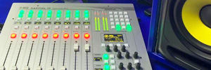 A rádio musical Supermix FM de Murcia produz seu conteúdo com Capitol da AEQ