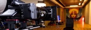 تعرض Fujifilm حلولها للبث والإسقاط وتخزين البيانات في ISE 2024