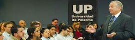 Университет Палермо организует международную программу в области развлечений и медиа. 