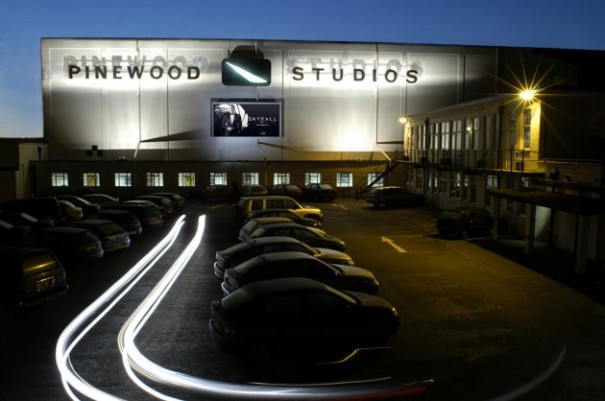 pinewood studio tours london