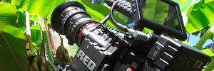 Jerome Dolbert fotografa con una RED Epic e un'ottica Angenieux "Le foreste pluviali del Perù in pericolo"