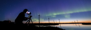 La alta sensibilidad ISO de la nueva Canon ME20F-SH permite grabar espectaculares imágenes de una aurora boreal
