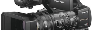 Sony amplía su gama gama NXCAM con el lanzamiento del nuevo camcorder HXR-NX5R