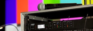 Shure expands its ULX-D and QLX-D microphone systems to the 1.5 and 1.8 GHz bands.