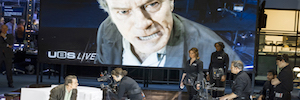 Las soluciones de Riedel interpretan un papel protagonista en el escenario de ‘Network’ en el London National Theater