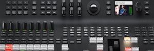 ATEM Television Studio Pro 4K combina un panel de control profesional con un mezclador de ocho entradas SDI 12G