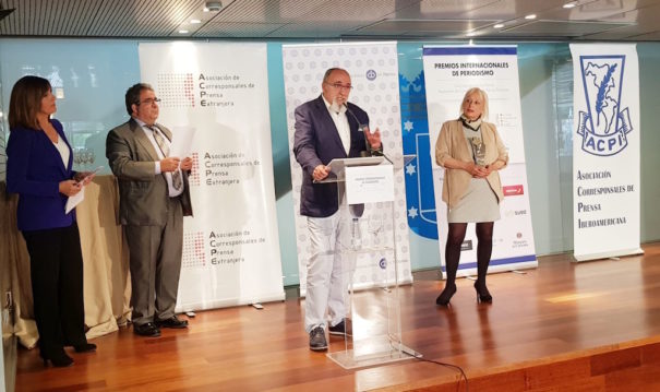 Juan Ferrer recibe el Premio de la ACPE 