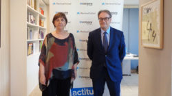 Montserrat Bou i Sala, directora general de PROA, y Marc Simón, subdirector general de la Fundación Bancaria La Caixa