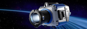 ARRI开发Orbiter，一款具有可互换光学器件的新型超亮LED灯具