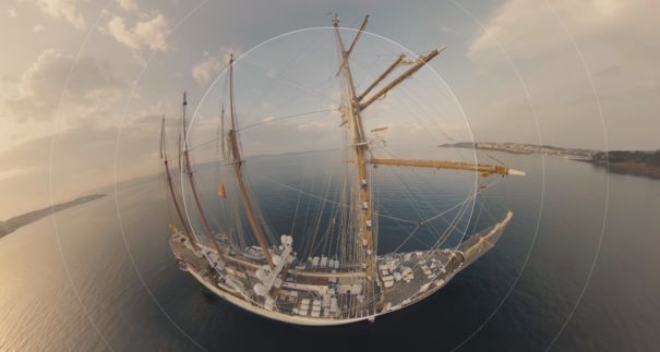 Tras la estela de Elcano: una travesía en 360º