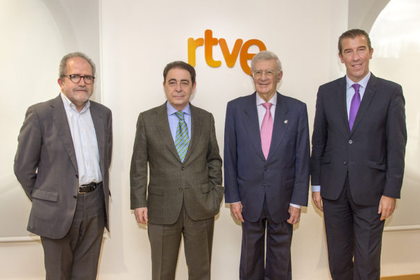 El presidente de la Real Academia de Ingeniería, Antonio Colino, y el director general corporativo de RTVE, Federico Montero, han firmado este miércoles en Prado del Rey la renovación del convenio para el Observatorio sobre la Transformación Digital del Sector Media.