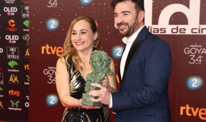 Silvia Venegas, junto al productor del corto y Juan Antonio Moreno, Goyas 2020