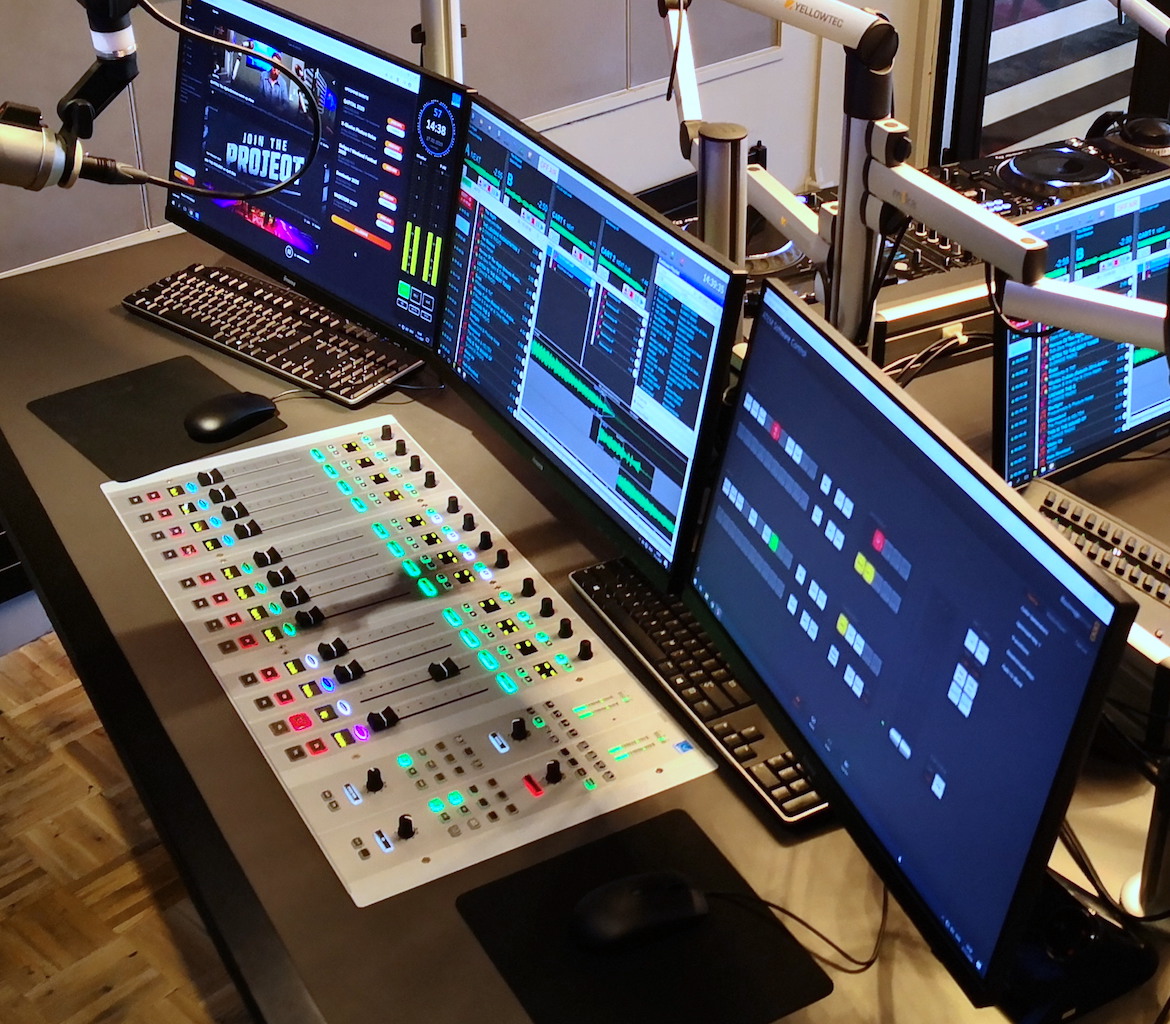 næse indvirkning igen Q-dance Radio difunde el lado más duro de la música dance con tecnología de Lawo næse indvirkning igen Q-dance Radio difunde el lado más duro de la música dance con tecnología de Lawo